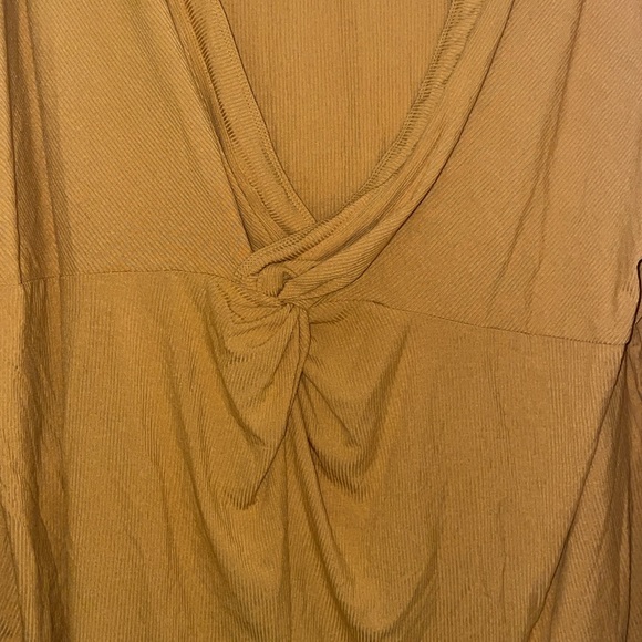 *NWT* We The Free by FP Shimmy Deep V Back Top w/Crochet Sleeve Sz Medium - Picture 10 of 10